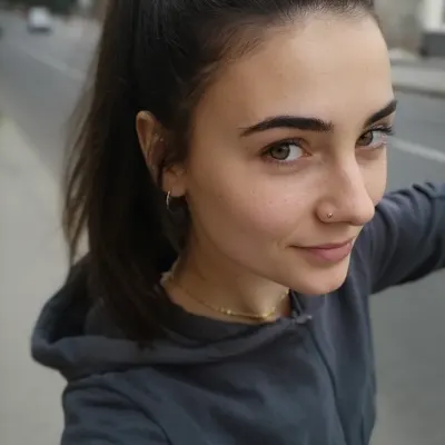 Катя, 25